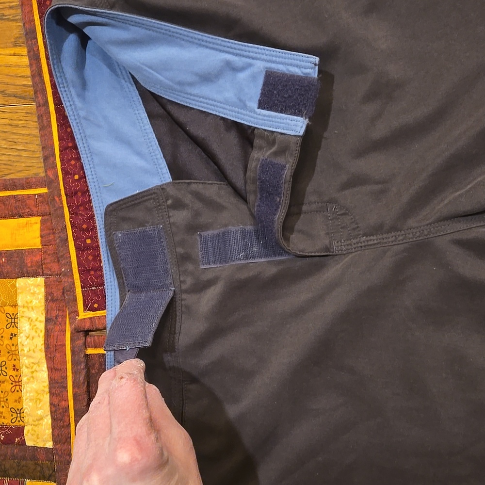 Patagonia Women's Extra Special Pantaloha's Purplish Brown Capri Pants - Picture 5 of 9